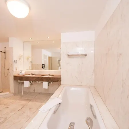 Traube Ruedesheim Hotel 4*